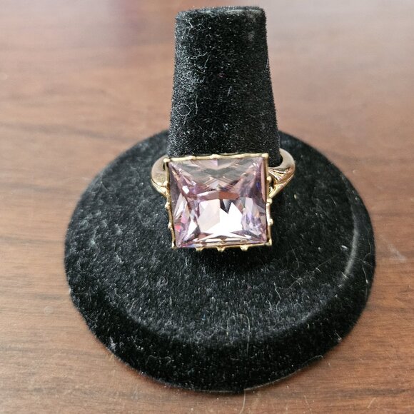 Coach Lavender Stone Gold Cocktail Ring Size 8 - Picture 1 of 4